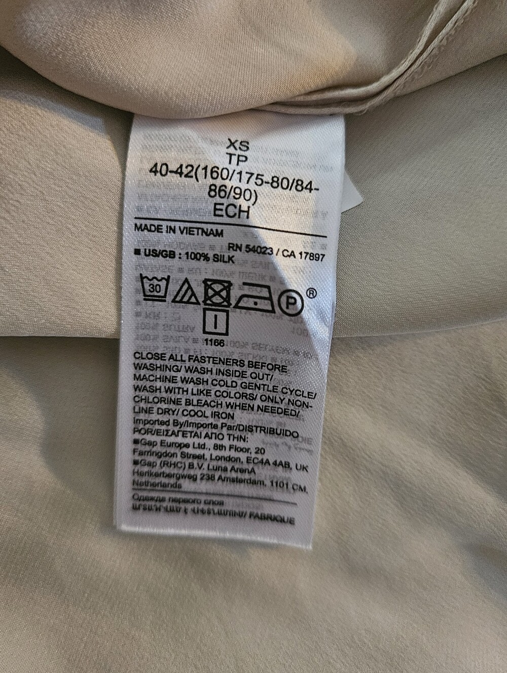 Banana Republic 100% Silk Mandarin Collar Henley Blouse - XS - Picture 6 of 7